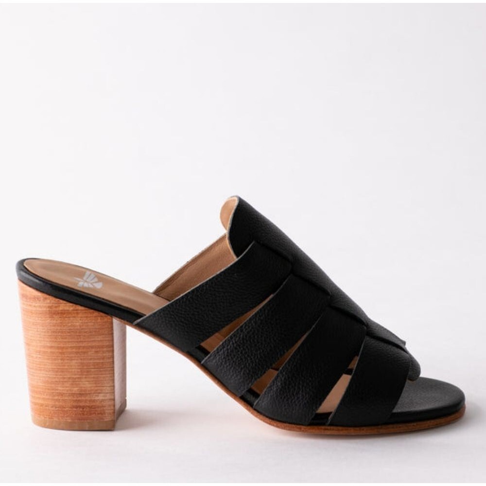 Fortress of Inca Isla Pebbled Leather Heels Womens Size 39